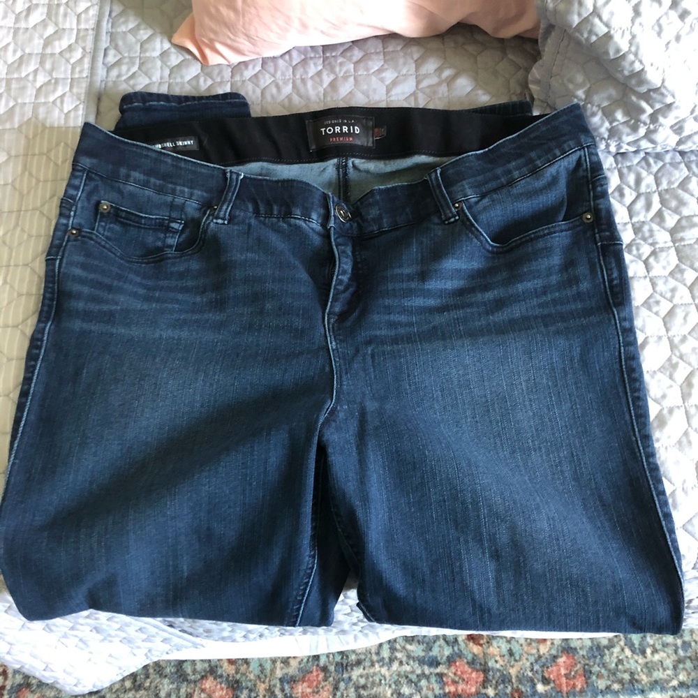Torrid Bombshell Skinny Jeans Dark Wash